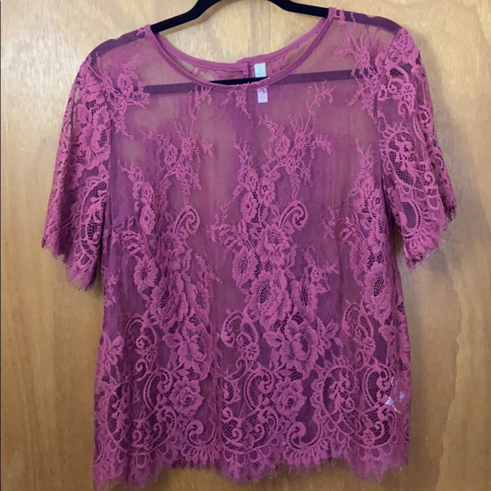 Xhilaration lace top NEVER WORN!